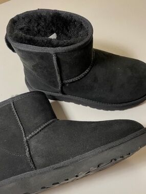 UGG Classic Mini II -women’s size 6